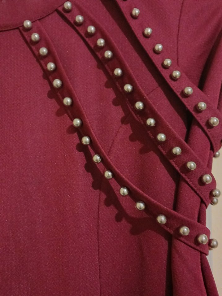 Bordo Uzun boncuk detaylı elbise - Görsel 2