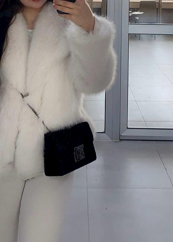 Beyaz Kürk Detaylı Mini Kısa Mont