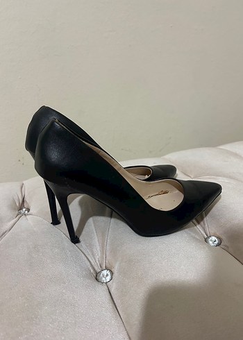 38 Beden Siyah Modern Klasik Stiletto Topuklu Kadın Ayakkabı