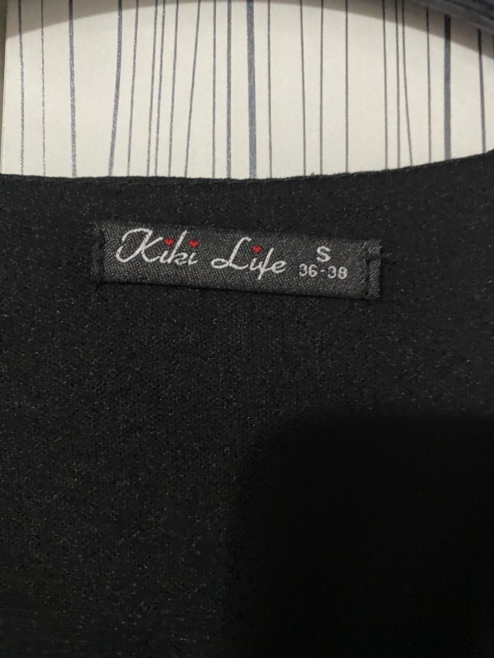 Uzun Kollu Siyah Katlı Gotik Elbise - Görsel 2