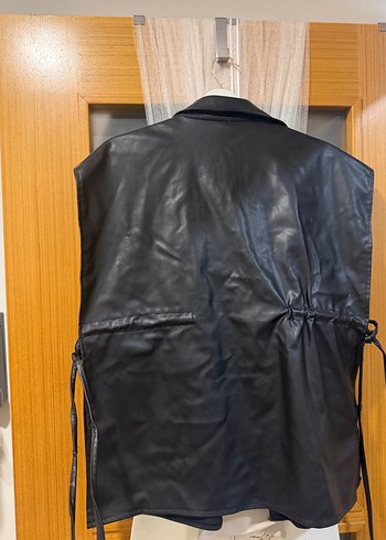 Kadın Siyah Deri Kolsuz Midi Ceket - Görsel 4