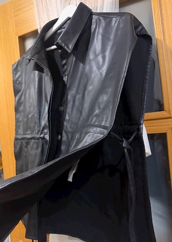 Kadın Siyah Deri Kolsuz Midi Ceket - Görsel 2