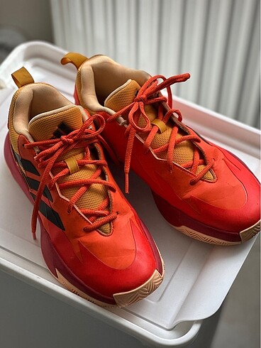 Adidas basketbol ayakkabısı