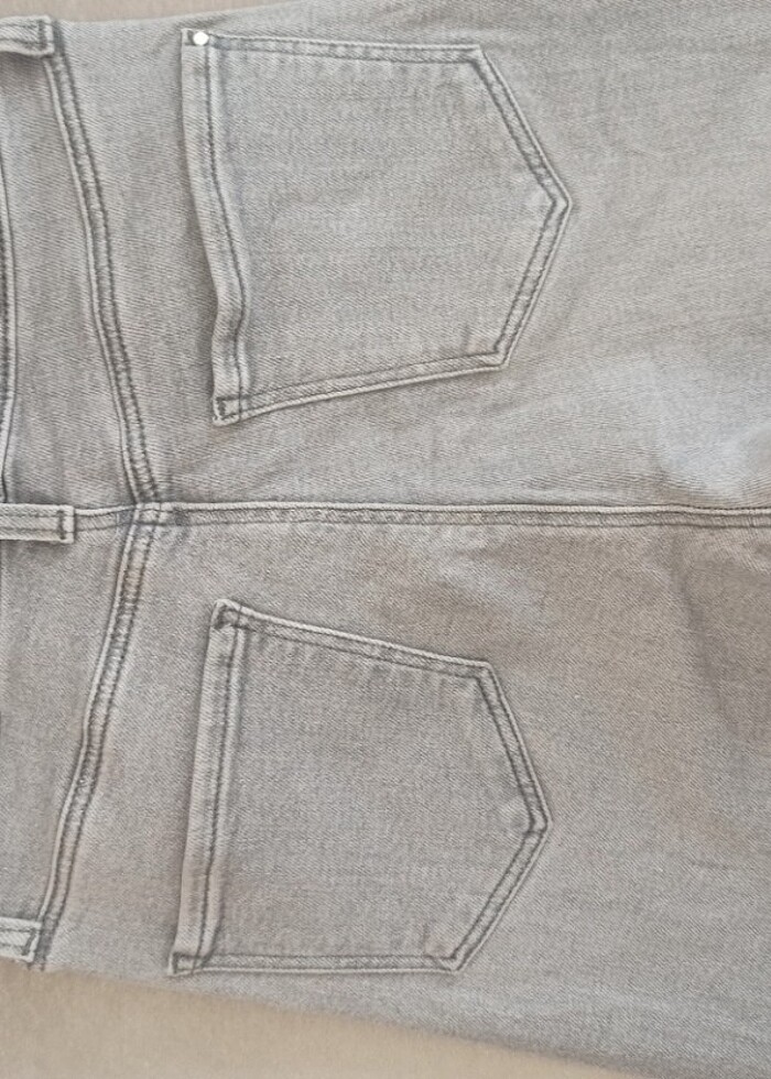 Mavi marka gri yüksek bel dar paça pantolon  - Görsel 2