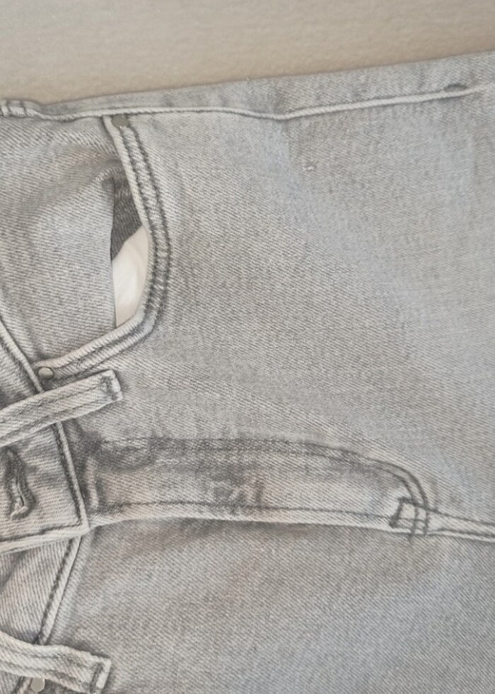 Mavi marka gri yüksek bel dar paça pantolon  - Görsel 3