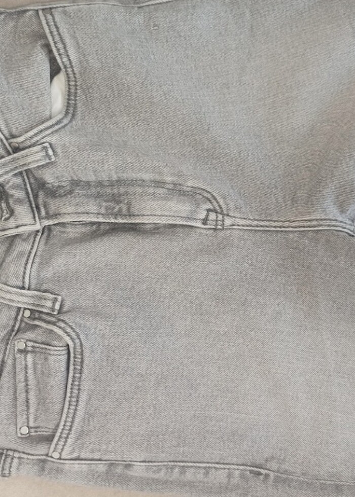 Mavi marka gri yüksek bel dar paça pantolon  - Görsel 4