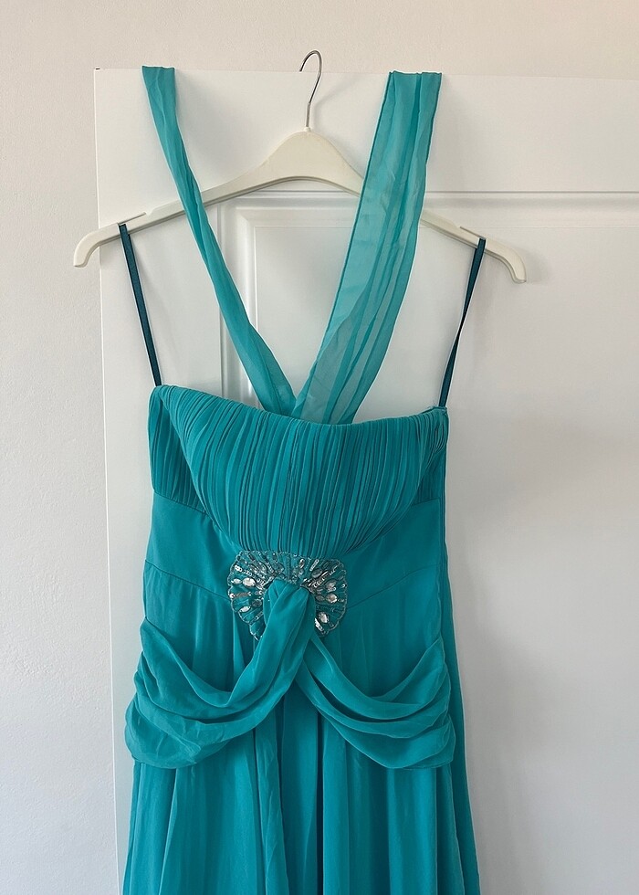 Boyundan bağlamalı abiye - Görsel 4