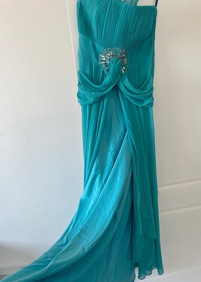 Boyundan bağlamalı abiye - Görsel 5