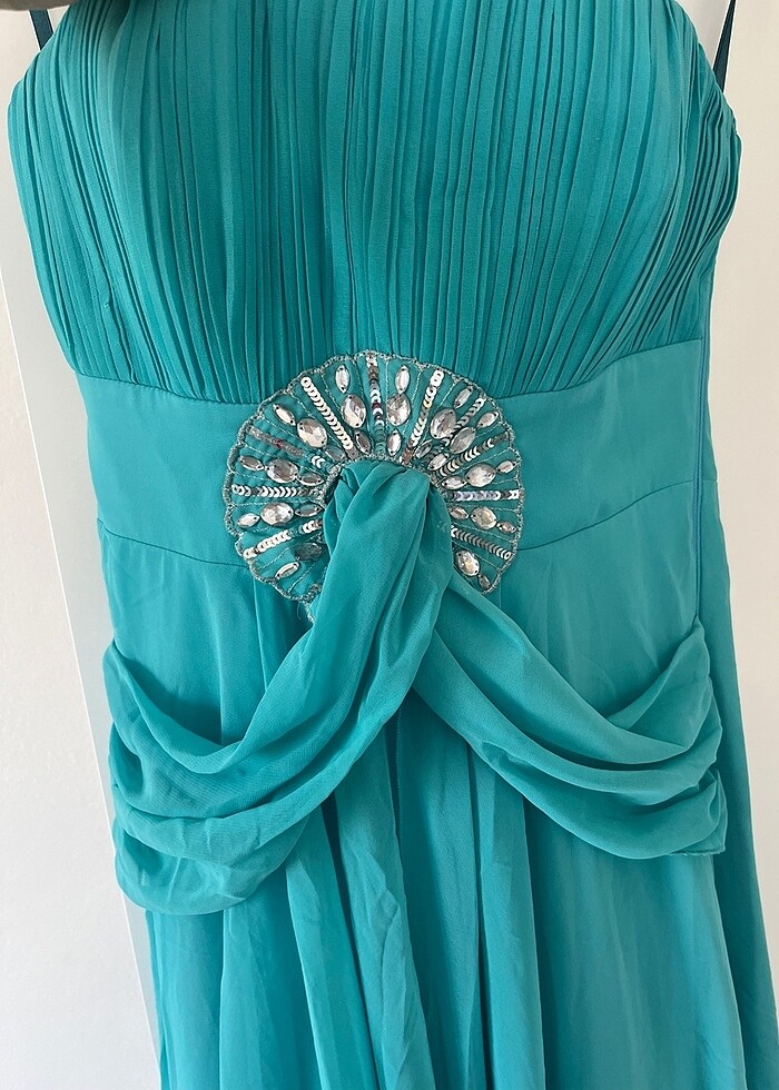 Boyundan bağlamalı abiye - Görsel 2