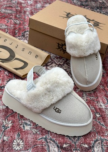 39 Beden UGG Beyaz Kürklü Kadın Dolgu Topuk Terlik