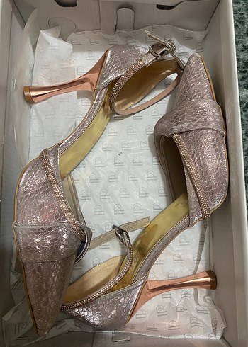 Ayakkabı dünyası 38