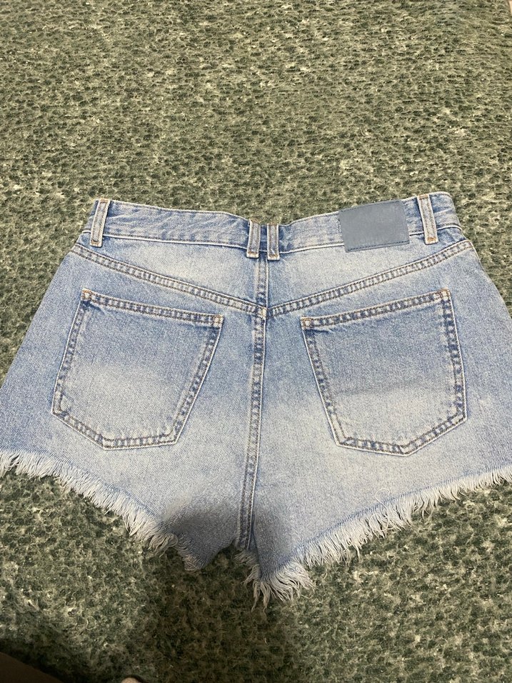 Pull and bear mavi yırtık denim şort - Görsel 2