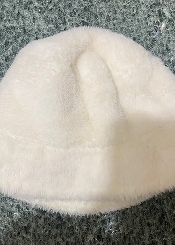 Beyaz peluş şapka - Görsel 2