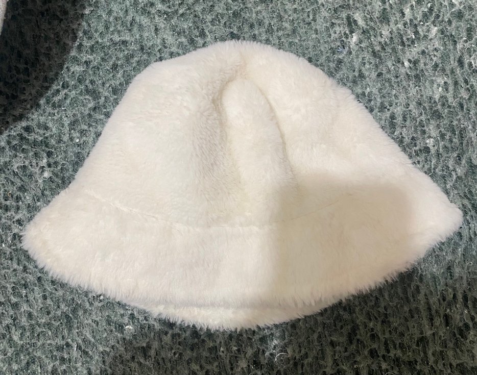 Beyaz peluş şapka - Görsel 2