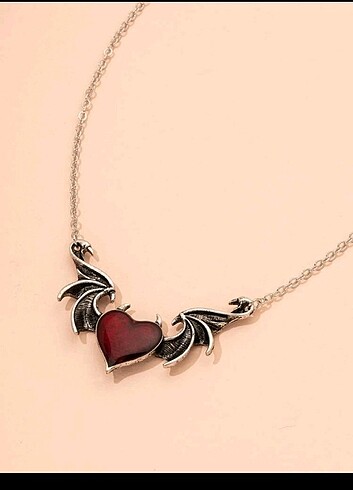 Devil s heart kolye 