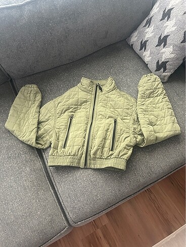 BERSHKA KAPİTONE CROP CEKET