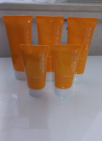 A'PIEU - Pure Block daily sunscreen