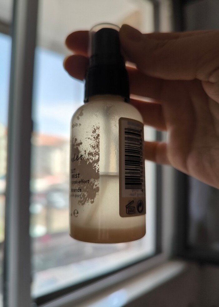 Bumble and bumble Prêt-à-Powder Post Workout Dry Shampoo - Görsel 2