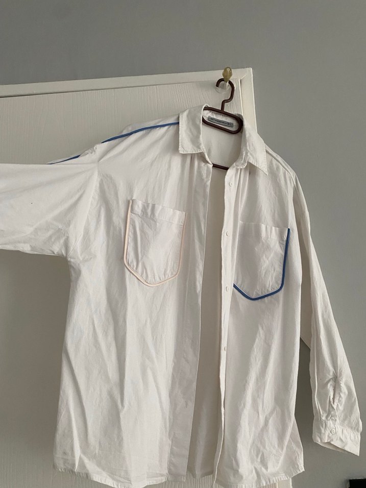 Düğmeli Beyaz Pamuklu Salaş Kadın Gömlek - Görsel 2