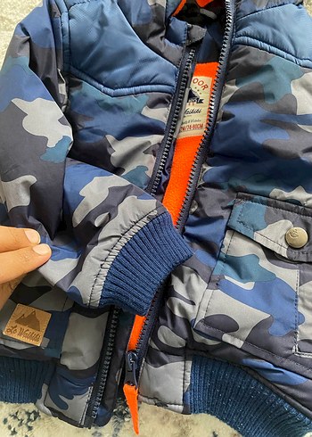 Erkek Çocuk Kamuflaj Desenli Kapüşonlu Mont - Görsel 4