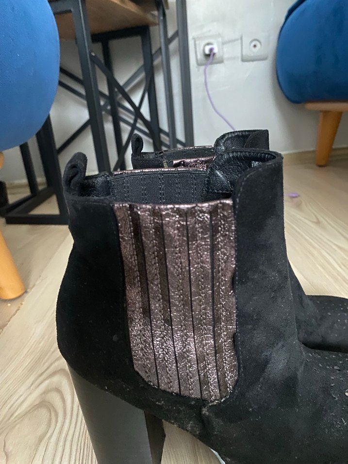 Siyah Süet Yılan Desenli Tokalı Topuklu ipekyol bot - Görsel 4