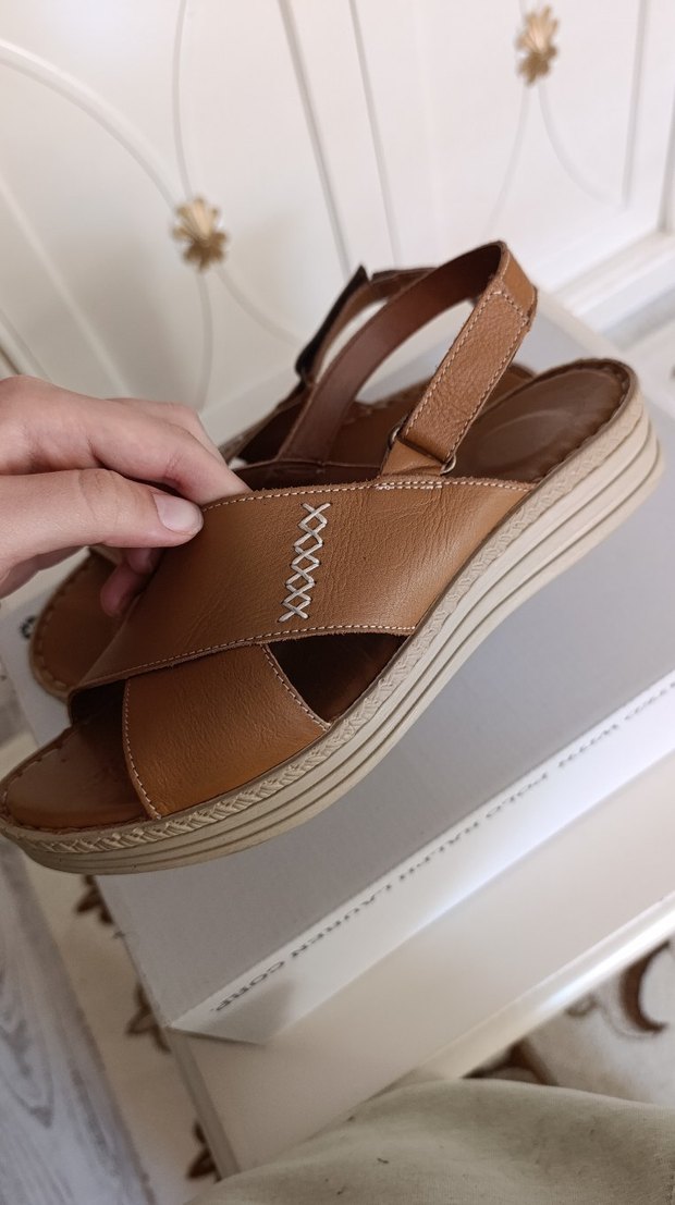 Bej Deri Kadın Dolgu Topuklu Sandalet - Görsel 3