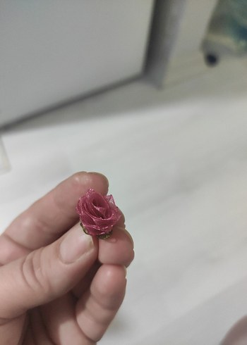 Diğer elemeği kurdele oyası tülbent kenarı adet fiyatı 6 TL dir.