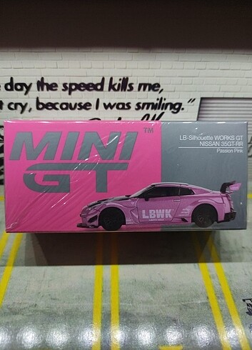Mini GT 