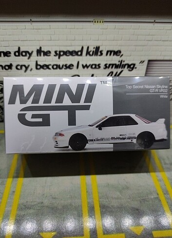 Mini GT R32