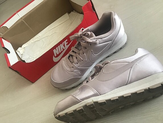 Lila nike spor ayakkabı