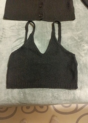 Trendyol & Milla Siyah V Yaka Kısa Triko Hırka ve Crop Top