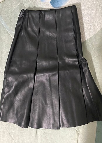 Stradivarius Siyah Deri Pilili Midi Etek Zara - Görsel 9