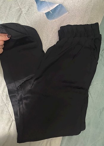 Mango Siyah Saten Salaş Midi Kadın Pantolon Zara - Görsel 2