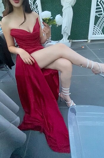 Alfabeta kırmızı abiye