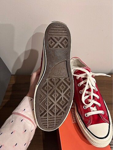 40 Beden Converse chuck 70 kırmızı ayakkabı