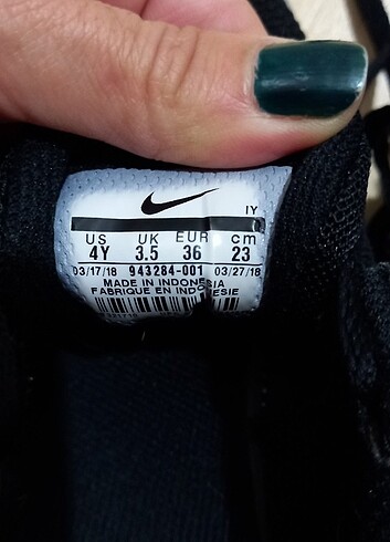 36 numara siyah Nike spor ayakkabı 
