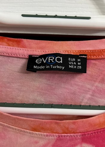 LC Waikiki Düğmeli Pastel Pembe Batik Kız Tişörtü