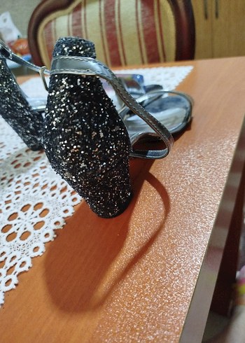 36 Beden gri Renk Gri Parlak Yılan Desenli Tokalı Topuklu Ayakkabı