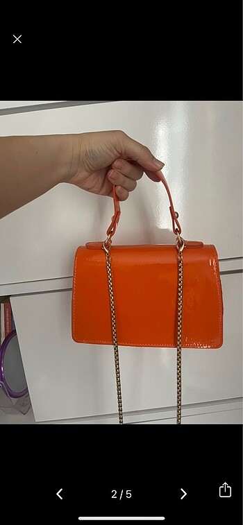 Guess Omuz askılı turuncu çanta
