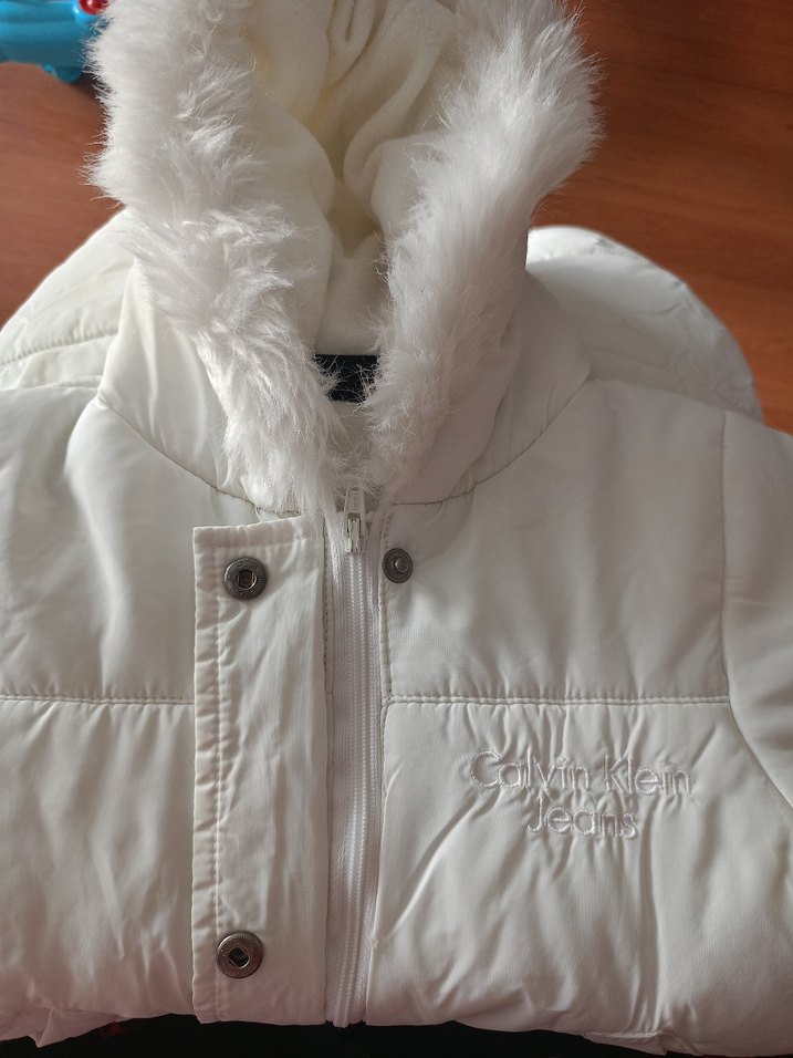 Calvin Klein Beyaz Kürklü Bebek Kız Tulumu - Görsel 3