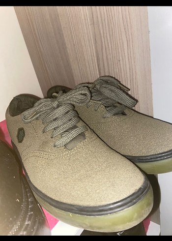 Haki kadın Ayakkabı - Minimalist Sokak Stili - Görsel 2