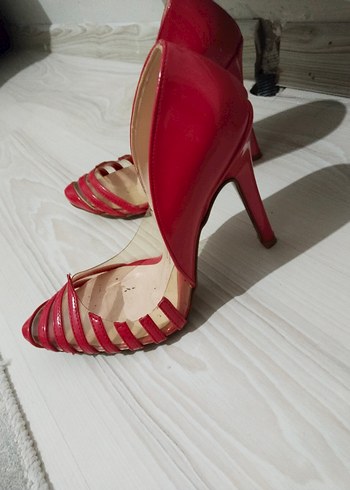 Kırmızı Parlak Pilili Yüksek Topuklu Stiletto - Görsel 2