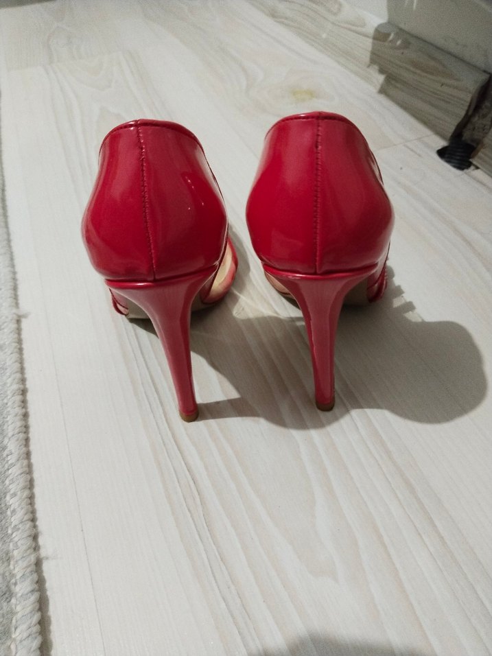 Kırmızı Parlak Pilili Yüksek Topuklu Stiletto - Görsel 3
