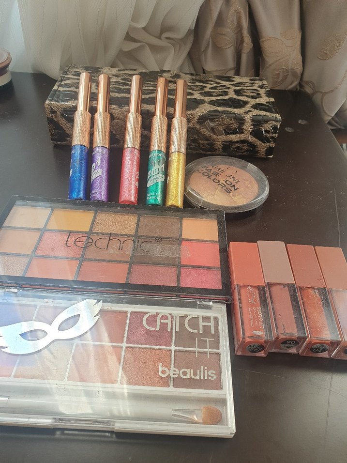 Bej Tonlarında Uzun Süre Kalıcı Ruj Seti - Görsel 2