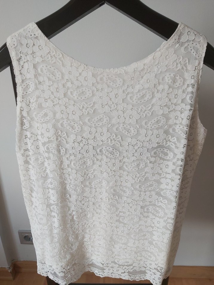 Dantel Detaylı Beyaz Kolsuz Keten Bluz - Görsel 3