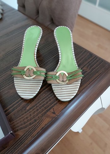36 Beden Yeşil Bağcıklı Stiletto Topuklu Sandalet