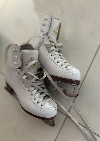 Diğer Beyaz Bağcıklı Paten Ayakkabısı
