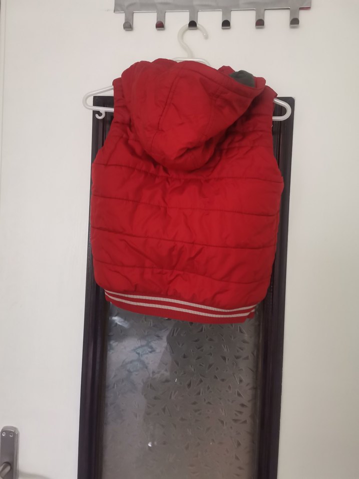 Kırmızı Fermuarlı Erkek Çocuk Yeleği - Görsel 2