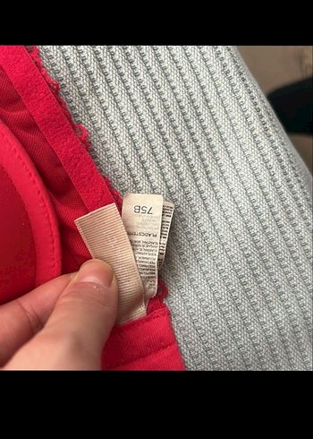 Kırmızı Dantelli Sütyen - Görsel 3