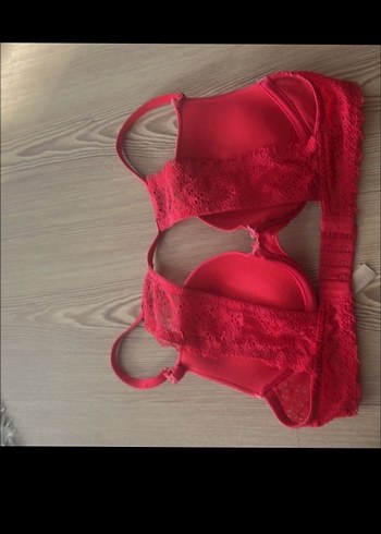 Kırmızı Dantelli Sütyen - Görsel 2